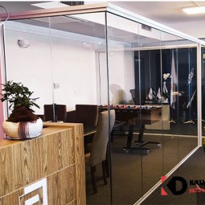 پارتیشن شیشه ای فریم لس تک جداره